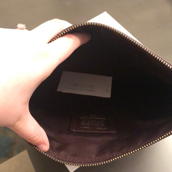 Snow White edition COACH clutch - Picture 4 of 4